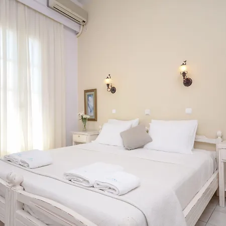 κύματα Naxos City